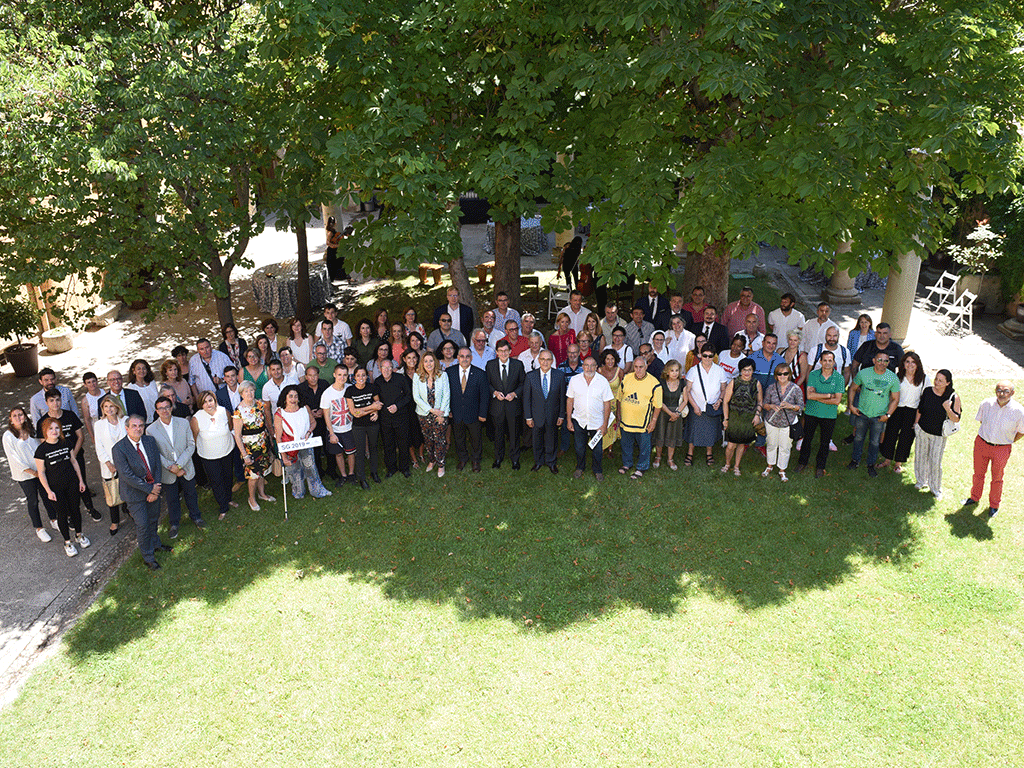 Foto de familia de la entrega de la quinta convocatoria de ayudas de acción social de Bankia y la Fundación Caja Segovia, en 2019. / EL ADELANTADO