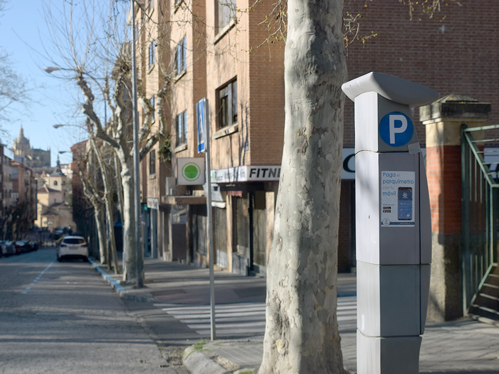 Parkímetro de una de las zonas ORA de la ciudad. / Rocío Pardos