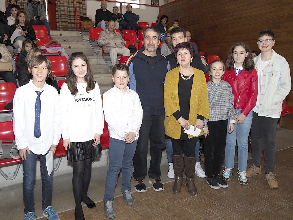Autores premiados en el certamen ‘La Huerta de San Lorenzo’, ayer en el Auditorio ‘Diego Fernández. / Nerea Llorente