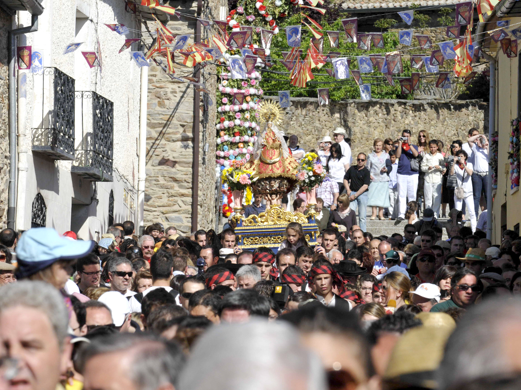 Imagen de archivo de la Subida de la Virgen que tuvo lugar hace diez años.
