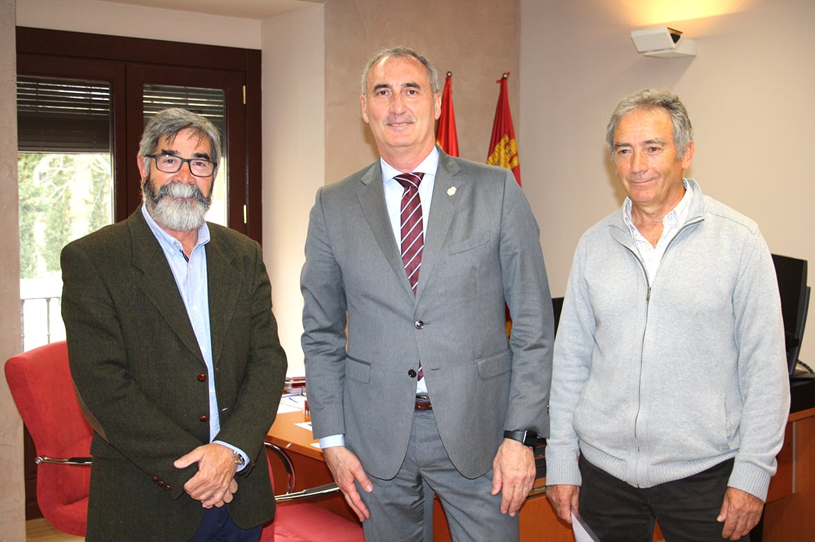 Un momento del encuentro de en la Delegación de la Junta.