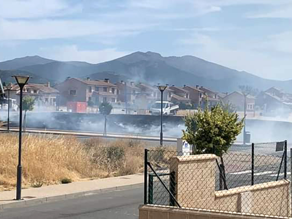 Un petardo provocó un incendio el año pasado en Carrascalejo. /E.A.