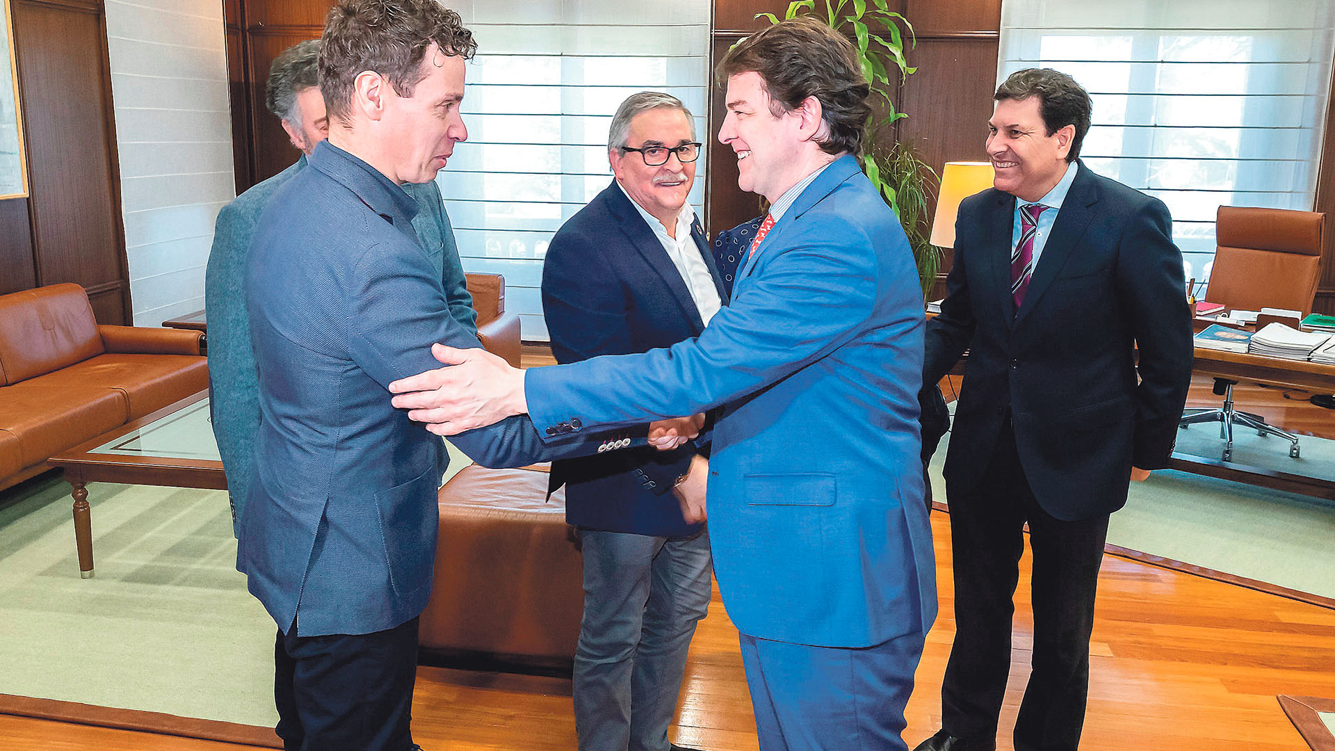 Mañueco y Carriedo se reúnen con los representantes de la Asociación de Comarcas Mineras de España.