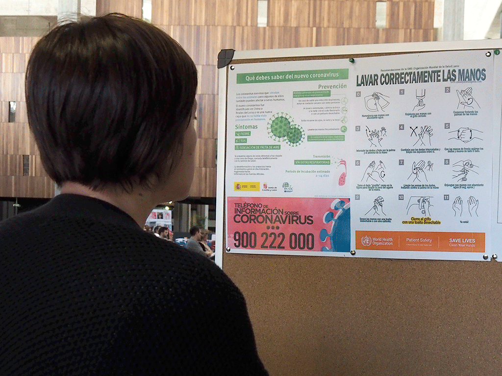 La Junta ha reforzado el personal del teléfono de atención ciudadana que está desbordado. / N. LL.