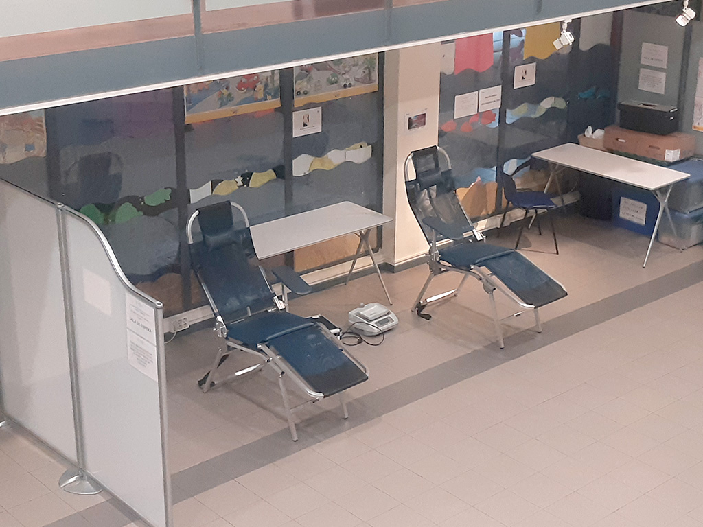 El Centro de San José, punto fijo para la donación de sangre 1 Camillas instaladas en el Centro Cívico de San José. / El Adelantado