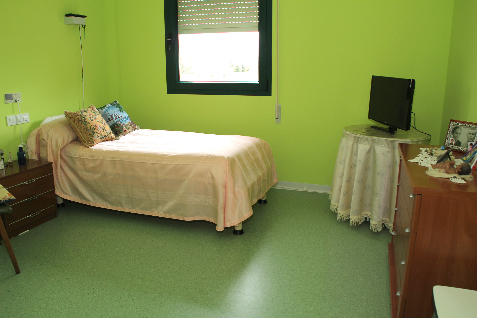 Los ancianos han sido reubicados en habitaciones individuales.