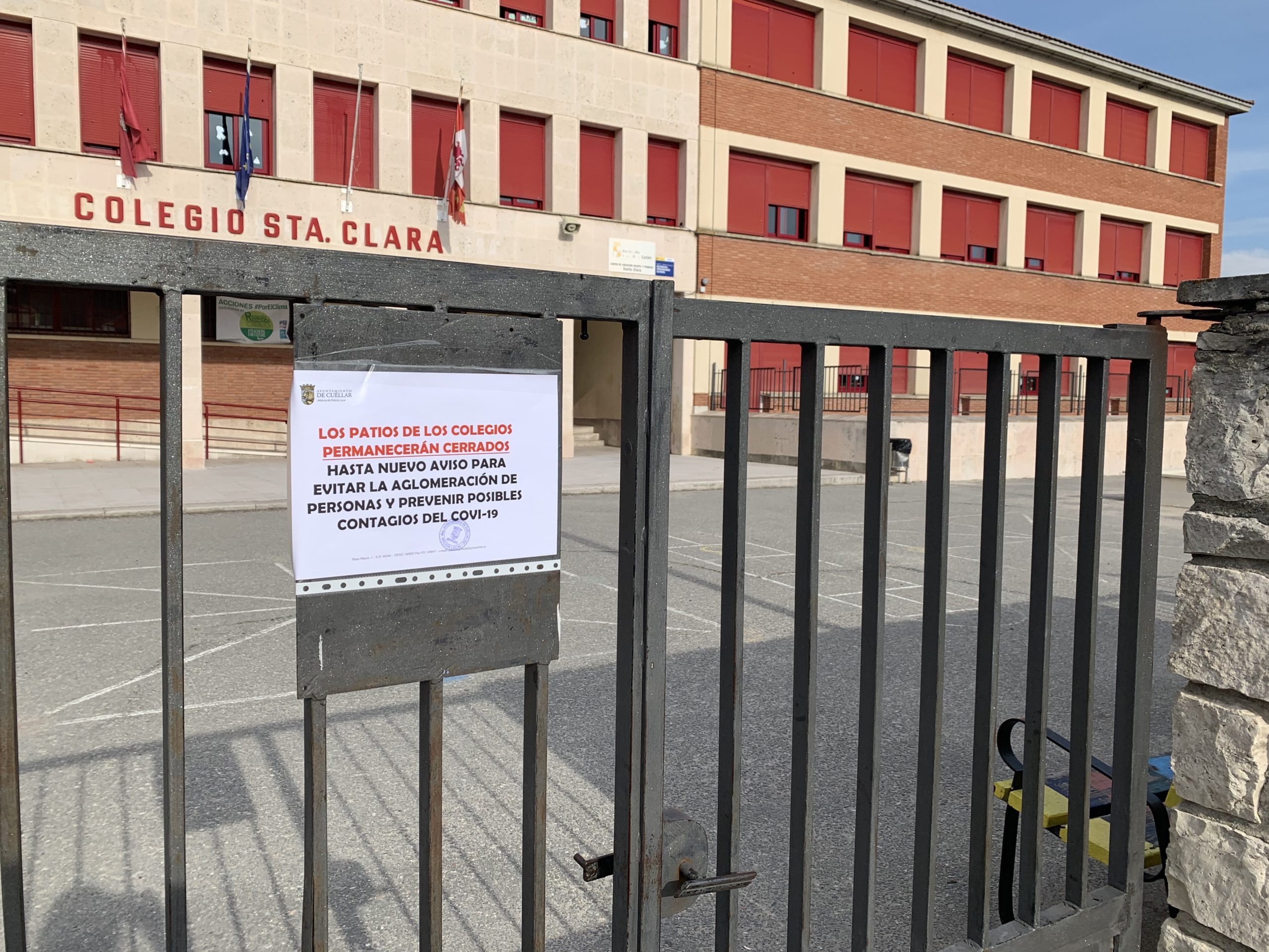 Los patios de los colegios también han cerrado sus puertas.