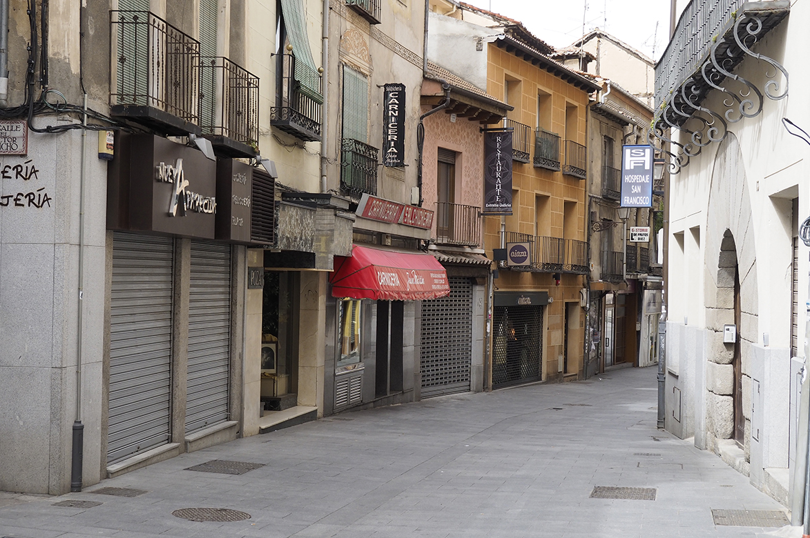 Comercio y hostelería son dos de las actividades más afectadas por el cierre de establecimientos debido al estado de alarma. / Nerea Llorente