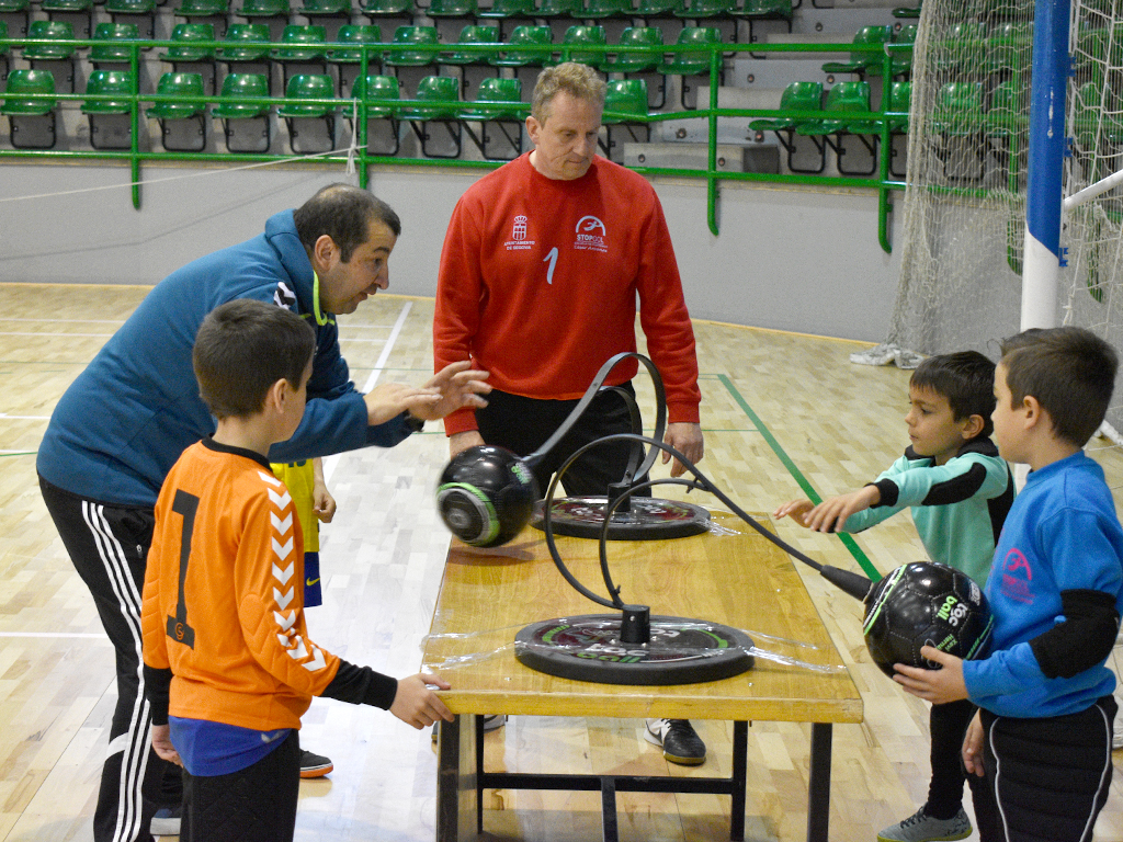 Un ejercicio de una pasada actividad de StopGol./ SUSANA CASTILLEJO