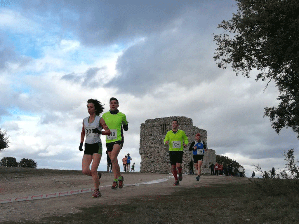 Atletas en una pasada edición de la Subida a San Cebrián./ E.A.