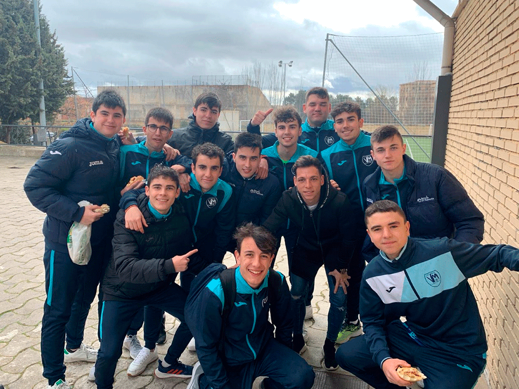 Los jugadores del Morgan Alliance Valverde, tras su victoria en la cancha del FS Salamanca./ CD VALVERDE