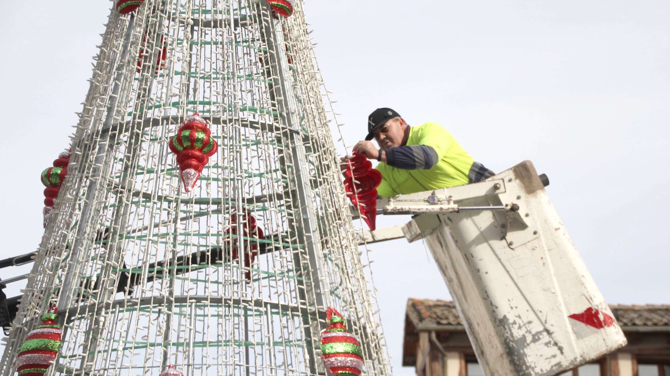 El Ayuntamiento pasa a contar con los servicios esenciales.