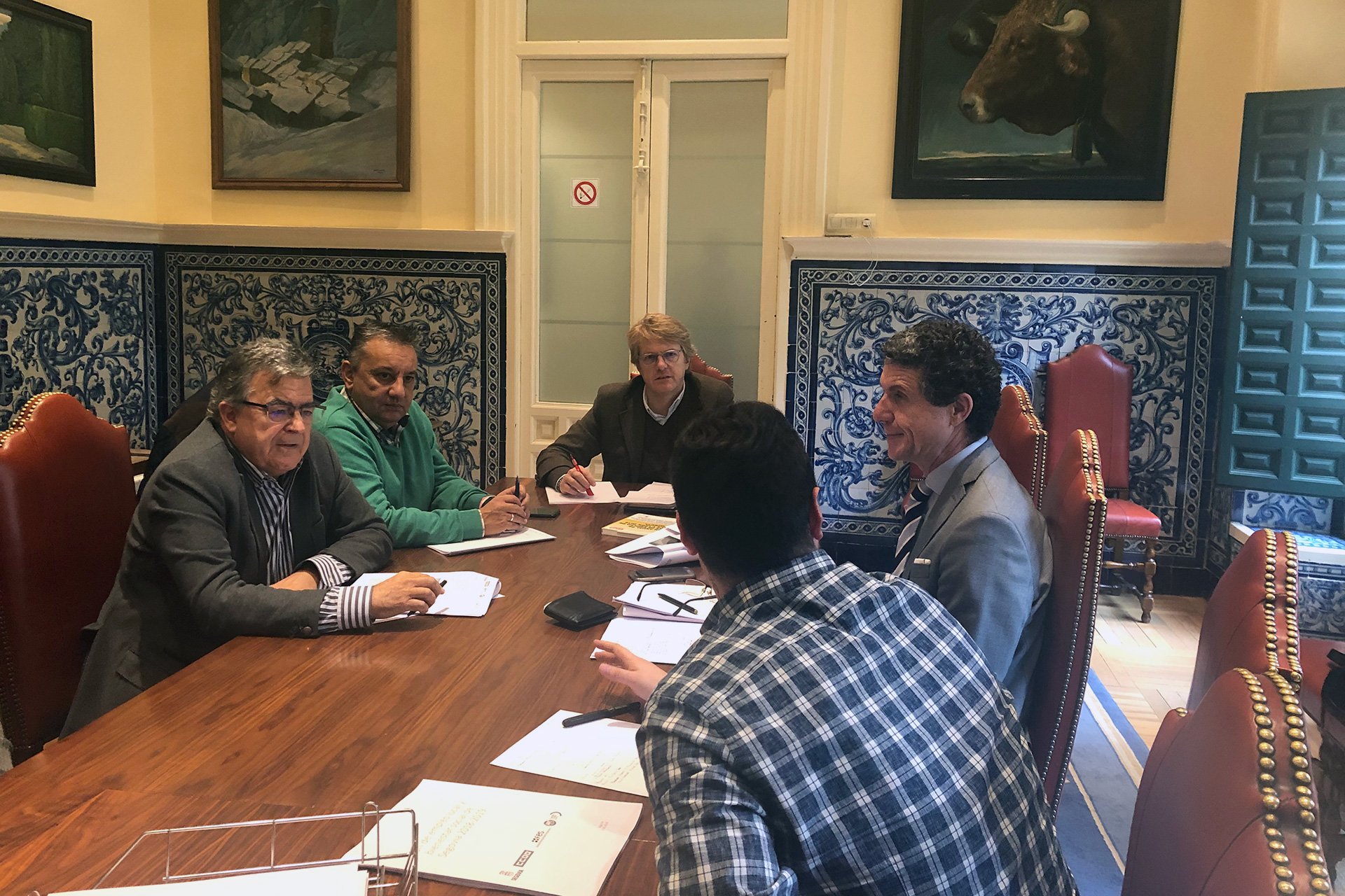 Imagen de archivo de una Mesa del Diálogo Social del municipio. / E. A.