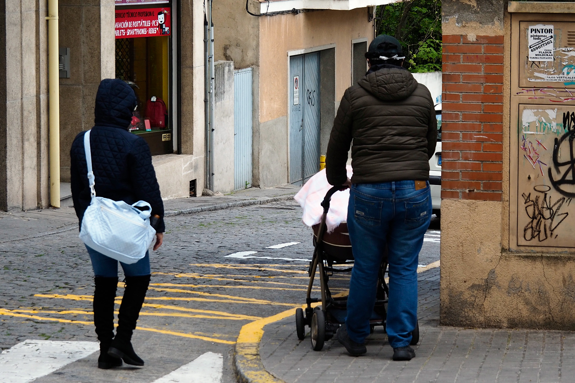 El peligro de bajar la guardia 1 No cumplir con las medidas de confinamiento puede acarrear serias multas para los infractores.