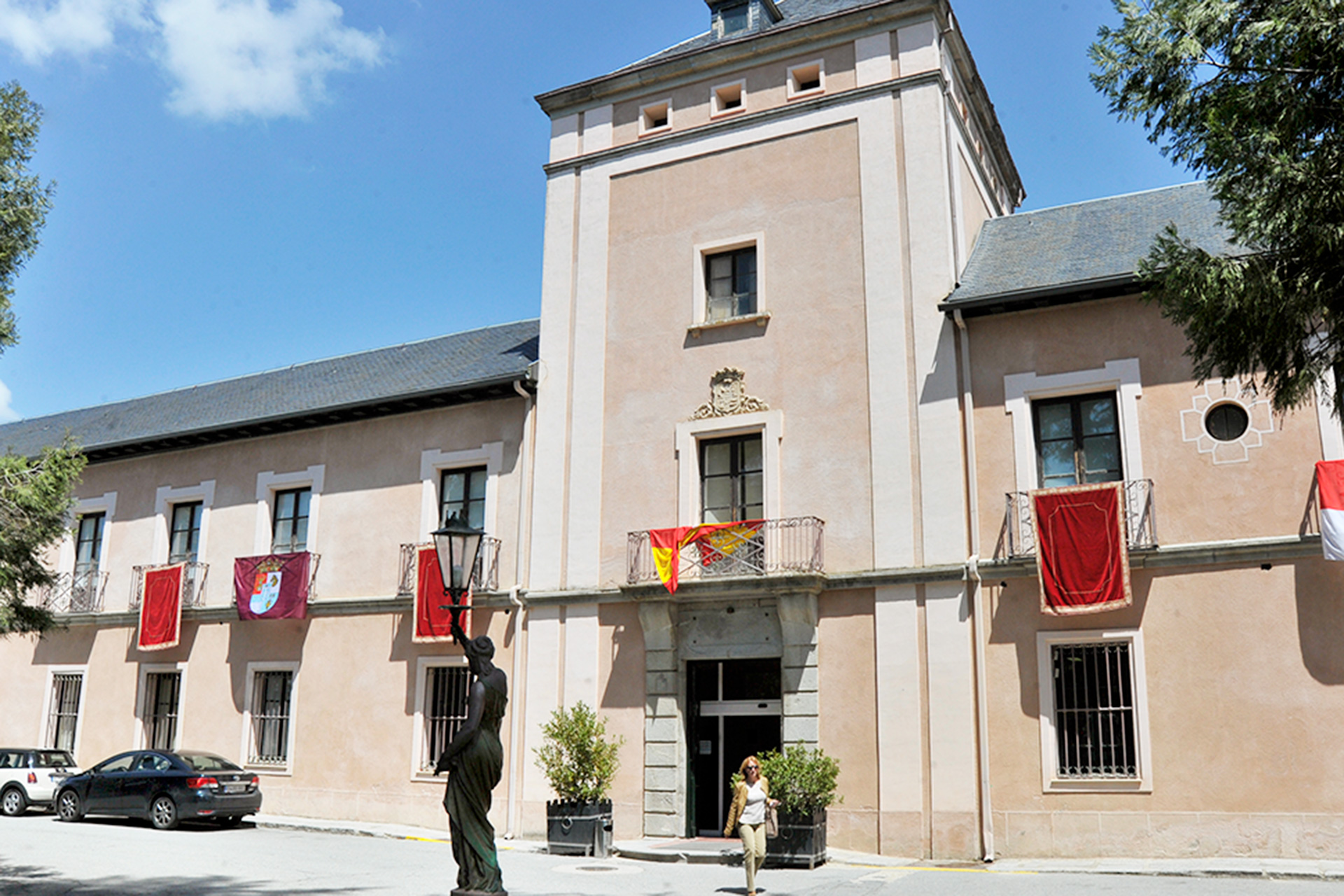 El personal del Centro Nuestra Señora de la Fuencisla también ha recibido material.  /E.A.
