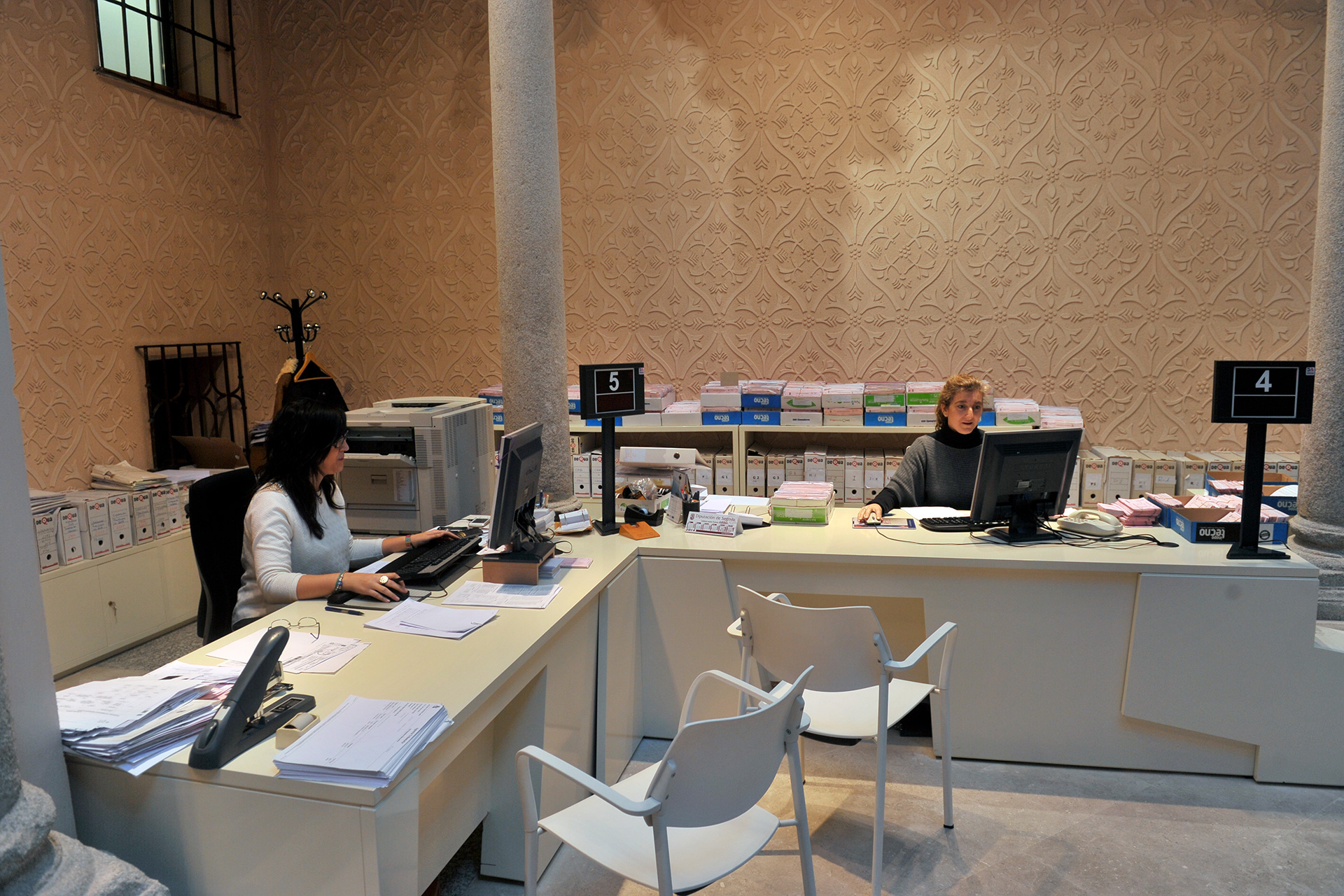 Oficina del servicio de tributos en el Palacio Provincial de la Diputación