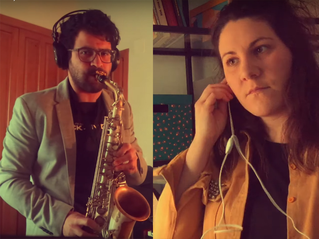 Juan Antonio ‘XAS’ y Lidia González versionan el Himno de Coca. / E.A.