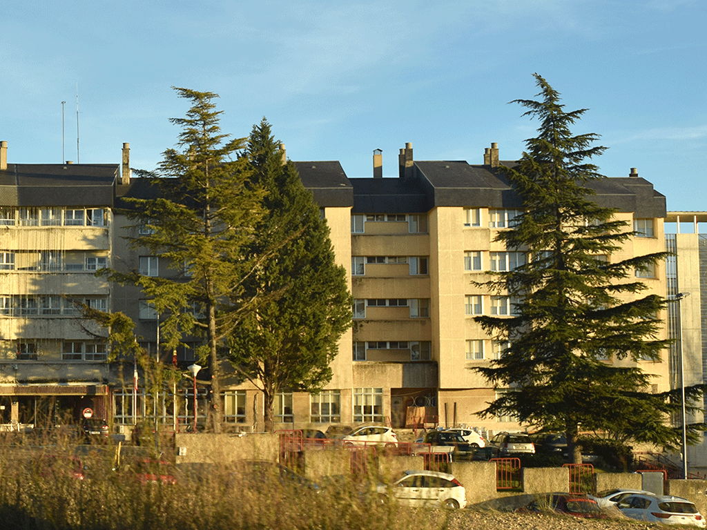 Vista general del complejo de la Residencia Asistida de Tercera Edad de la Junta de Castilla y León, en Segovia. / Rocío Pardos