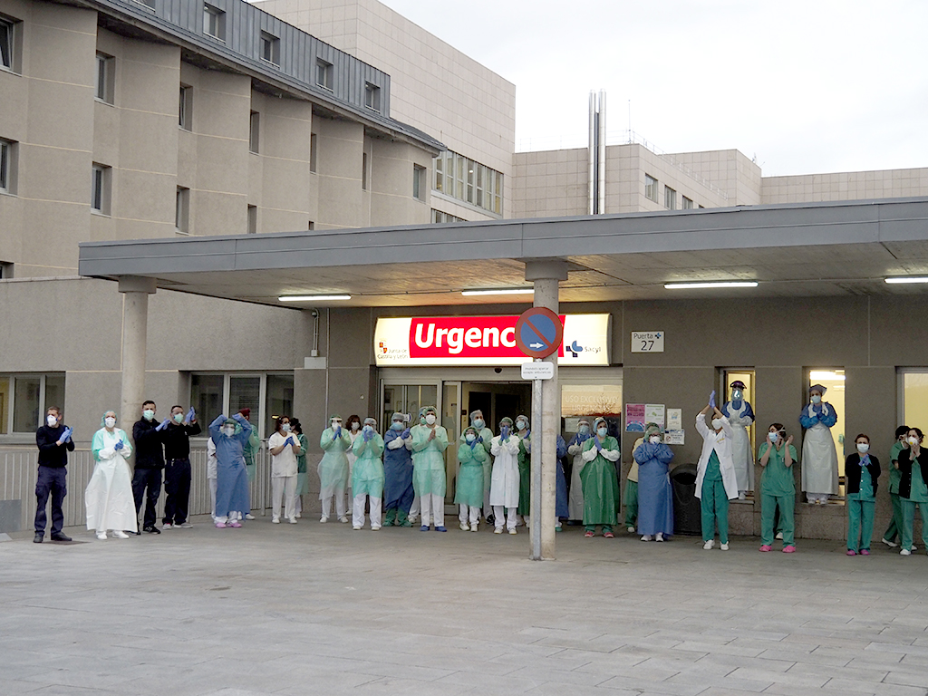 4 1nerea aplausos hospital