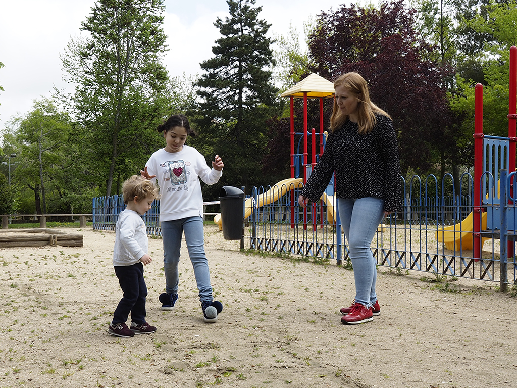 Los niños disfrutaron de una hora al aire libre, en compañía de un adulto.