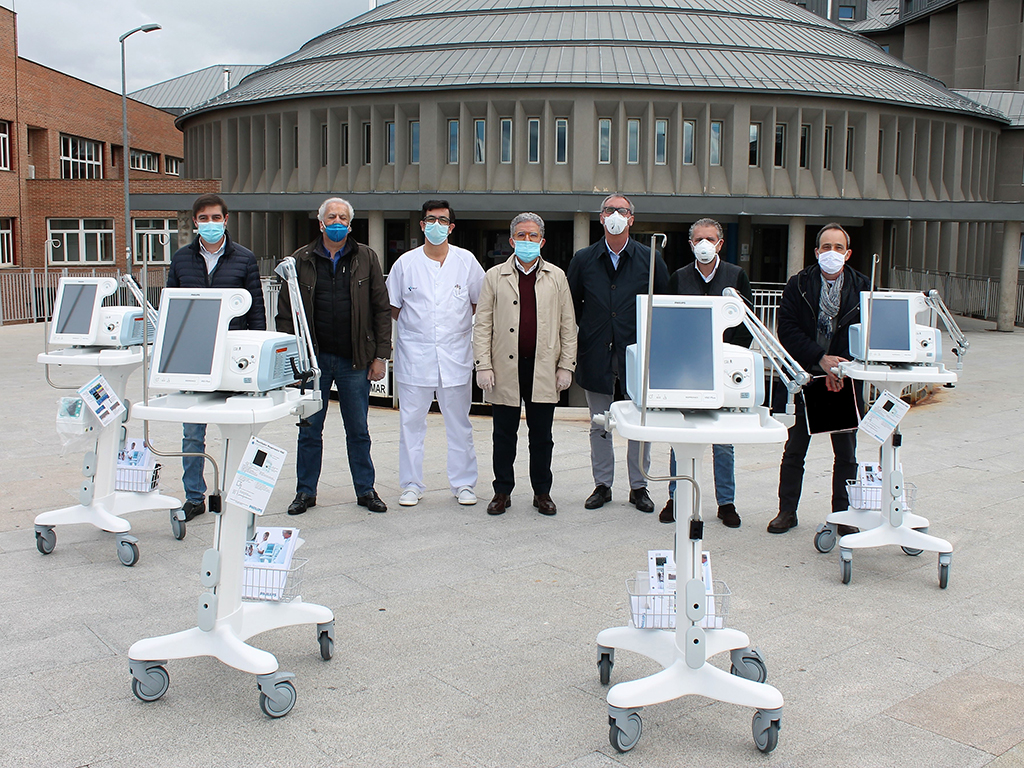 Dirigentes de la Cámara de Comercio de Segovia y de la Federación Empresarial, junto al delegado de la Junta y al gerente de Asistencia Sanitaria. / E. A.