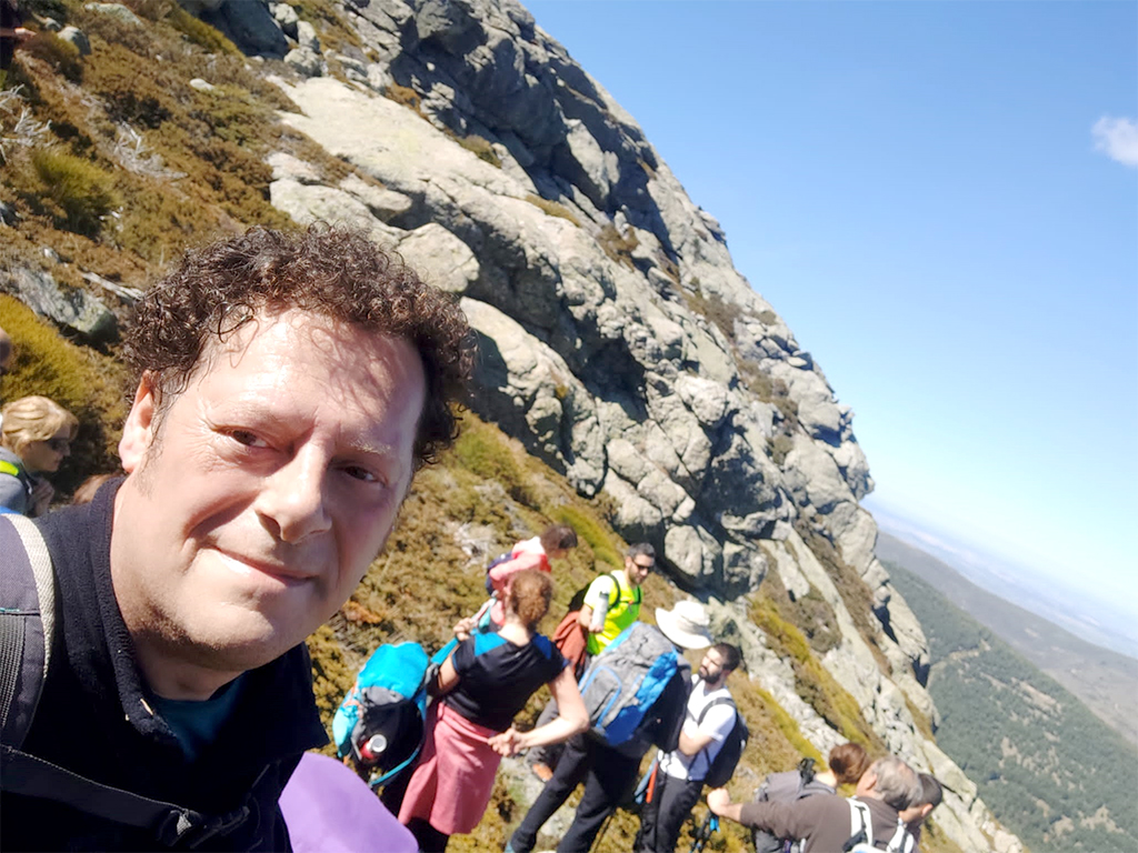 Eduardo Juárez volverá  a Peñas Buitreras, como en esta imagen de hace unos años. /E.A.