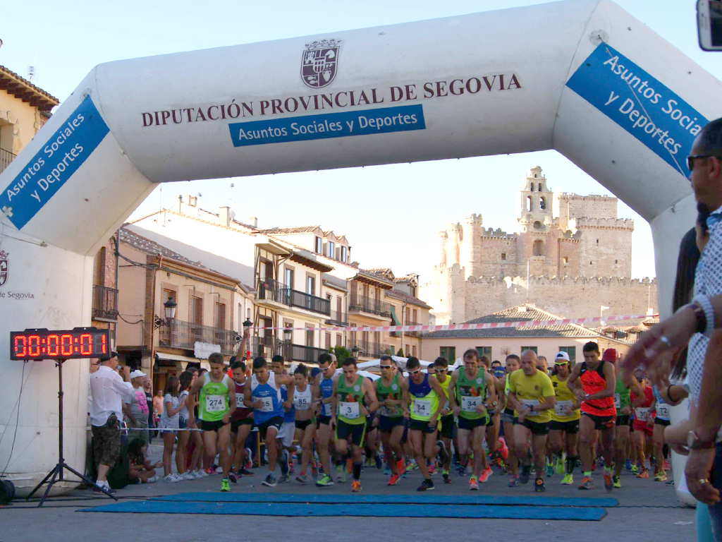 Salida de la carrera pedestre ‘Villa de Turégano’, de una pasada edición. / A.M.