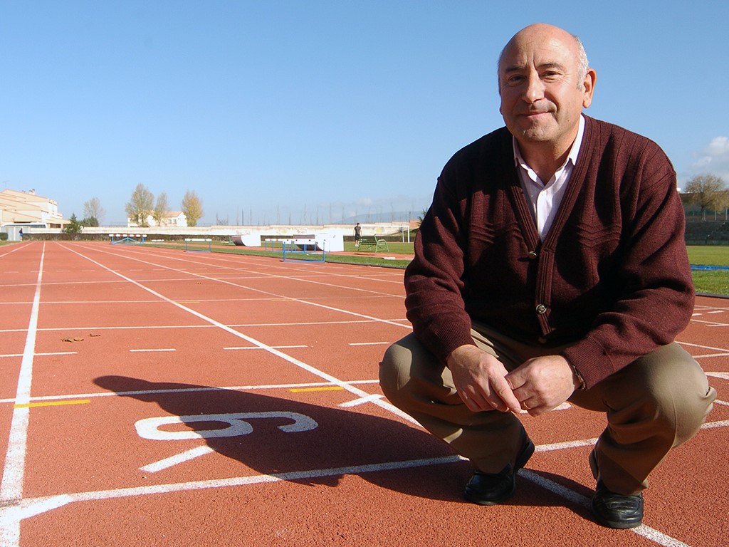 Juan José Fuentes, en las pistas de atletismo. / KAMARERO