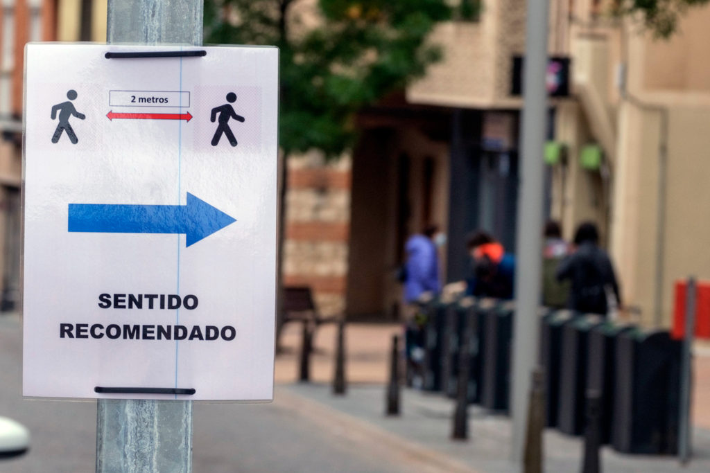 Recuperando la normalidad pero solo un poco 2 07 2kama Avenida Constitucion Gente Sentido Coronavirus KAM9739