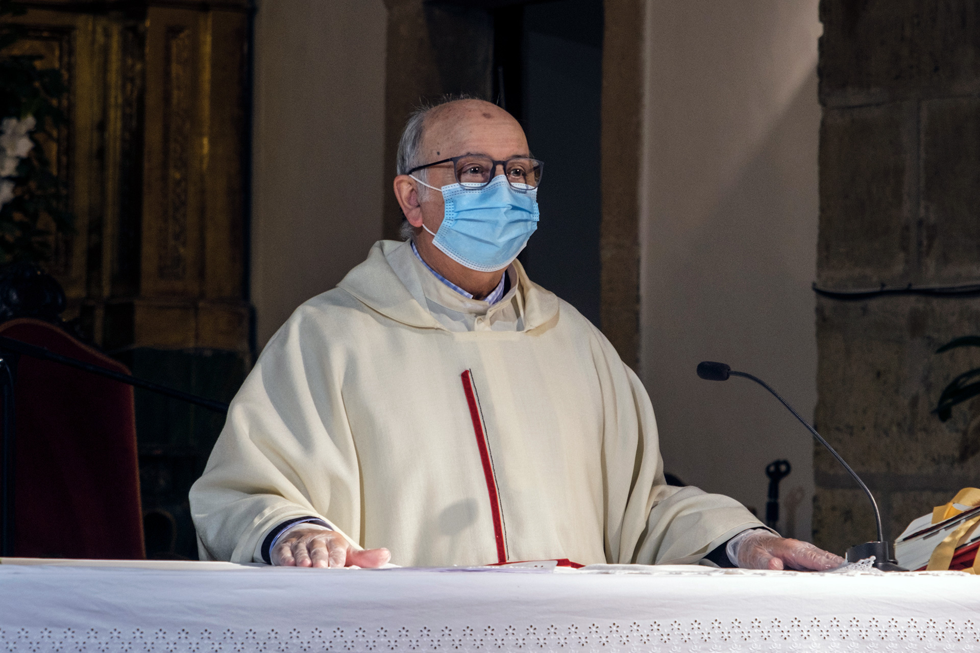 10 1kama Iglesia Santa Eulalia Misa Coronavirus KAM0324