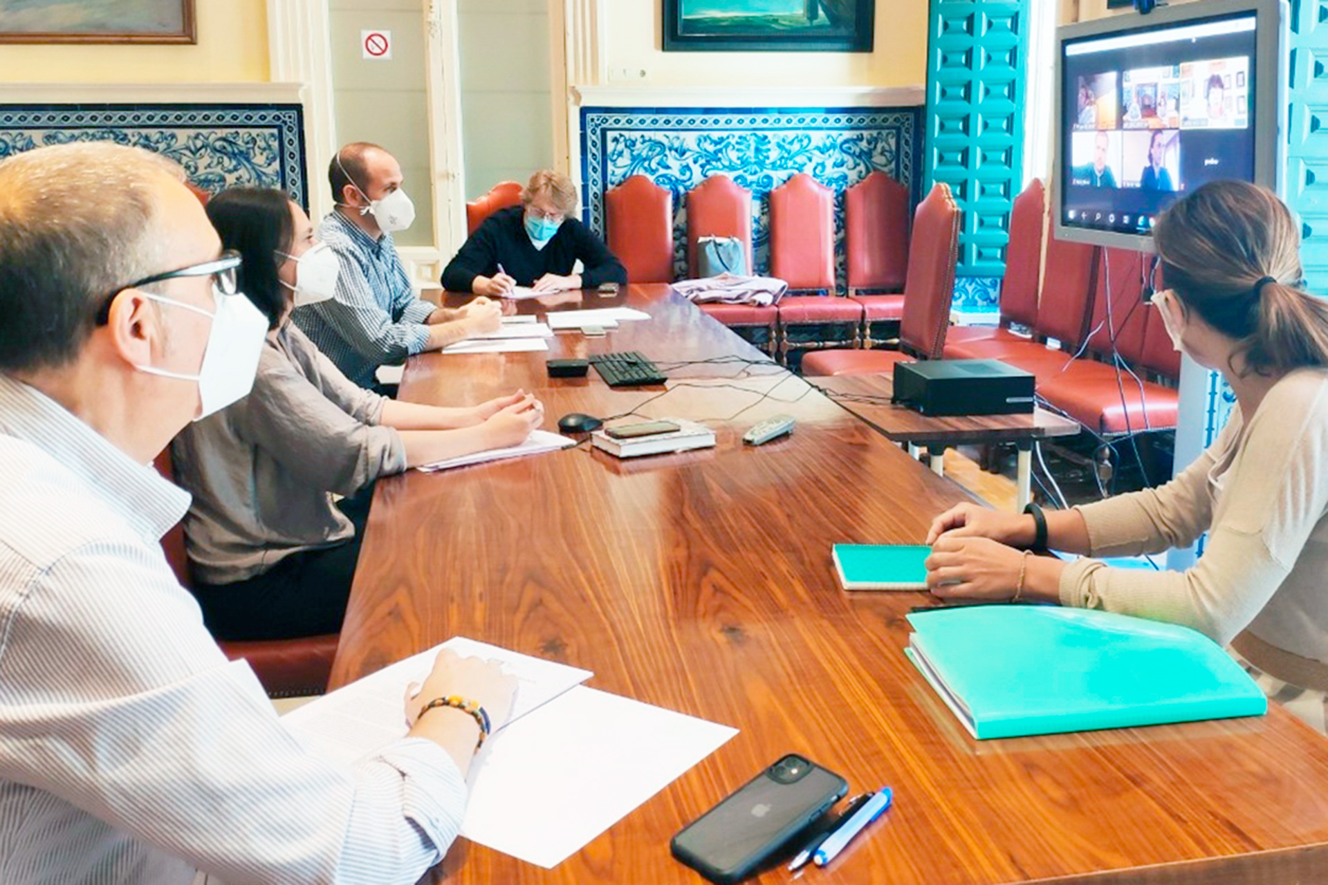 El área de Turismo del Ayuntamiento dio ayer a conocer el plan de reactivación a las formaciones políticas que integran la corporación municipal. / E. A.