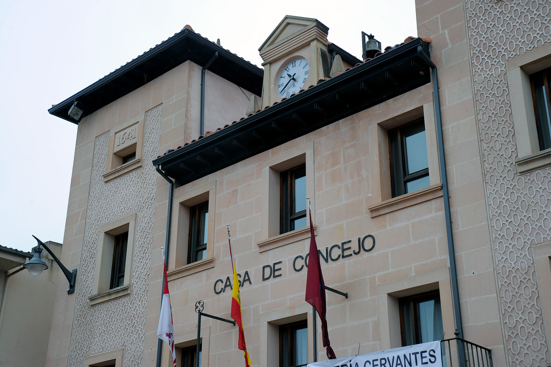 Fachada del Ayuntamiento de Cantalejo. /KAMARERO