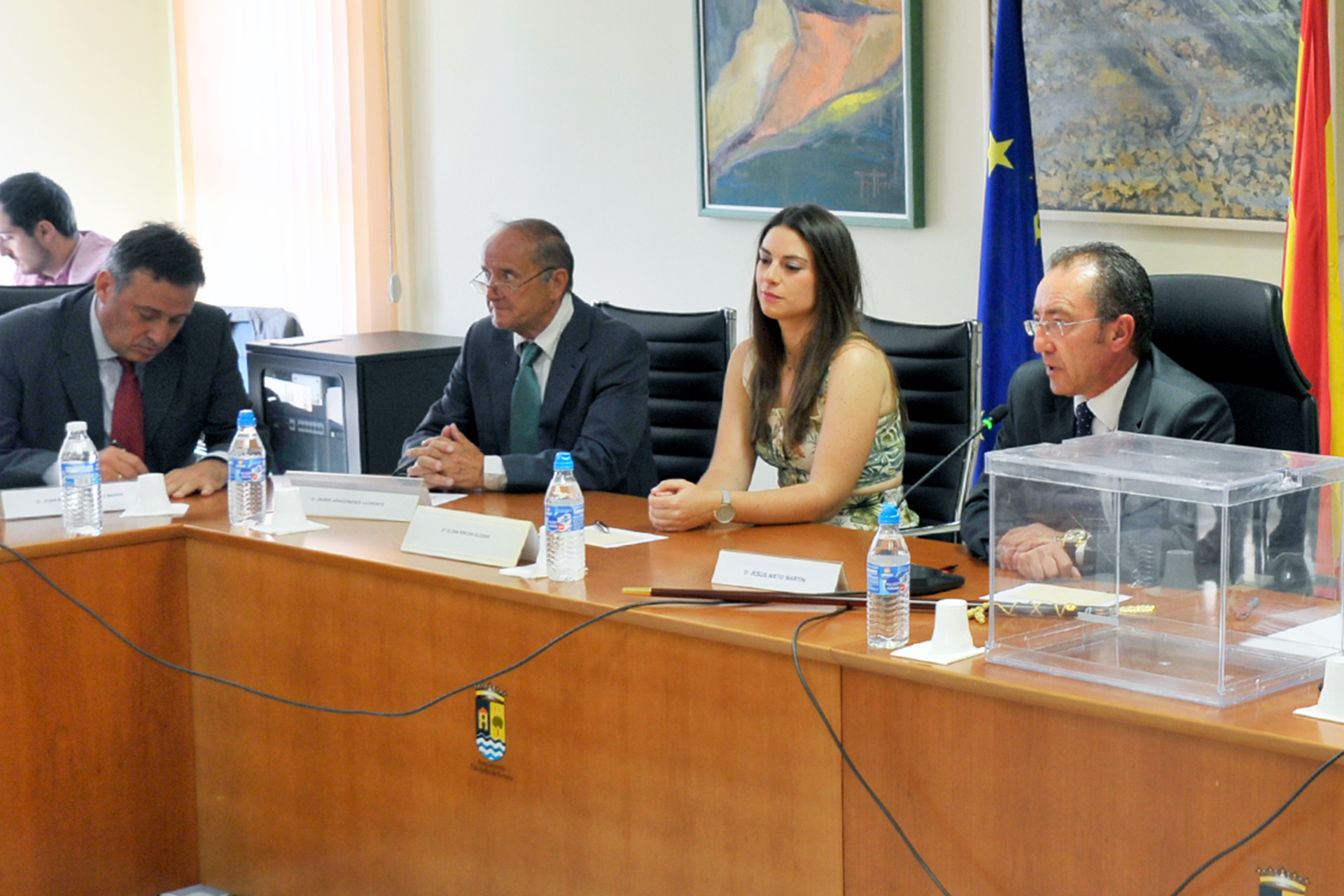 Los dos concejales populares del centro de la imagen son los nuevos miembros de la Junta de Gobierno. /KAMARERO