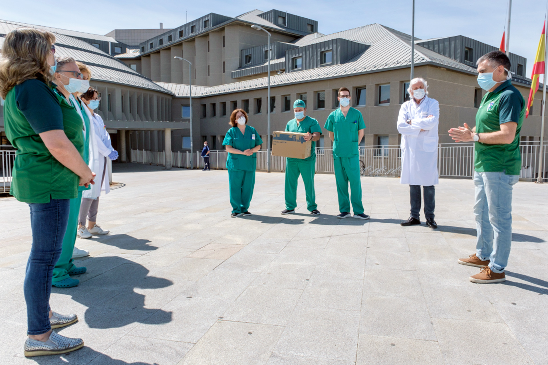 35 1kama Hospital General CD Claret Entrega Mascarillas Coronavirus KAM8594