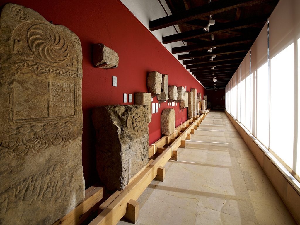 Exposición permanente en el Museo de Segovia que volverá a abrir sus puertas el próximo viernes./ E.A.