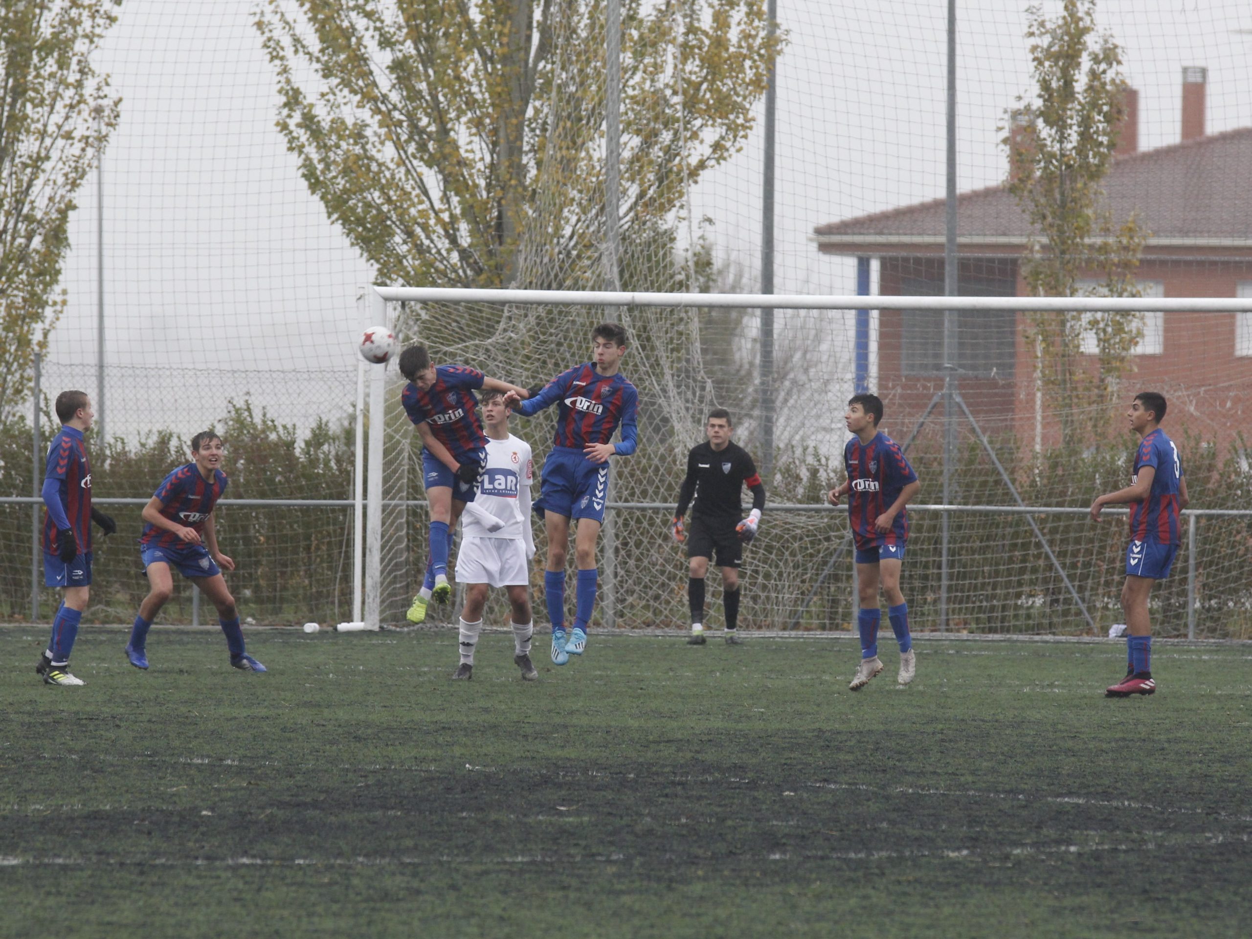Partido de cadetes de la Gimnástica Segoviana. / NEREA LLORENTE