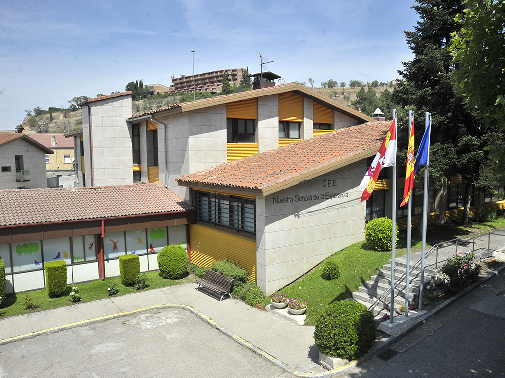 Colegio Nuestra Señora de la Esperanza./ N. LLORENTE