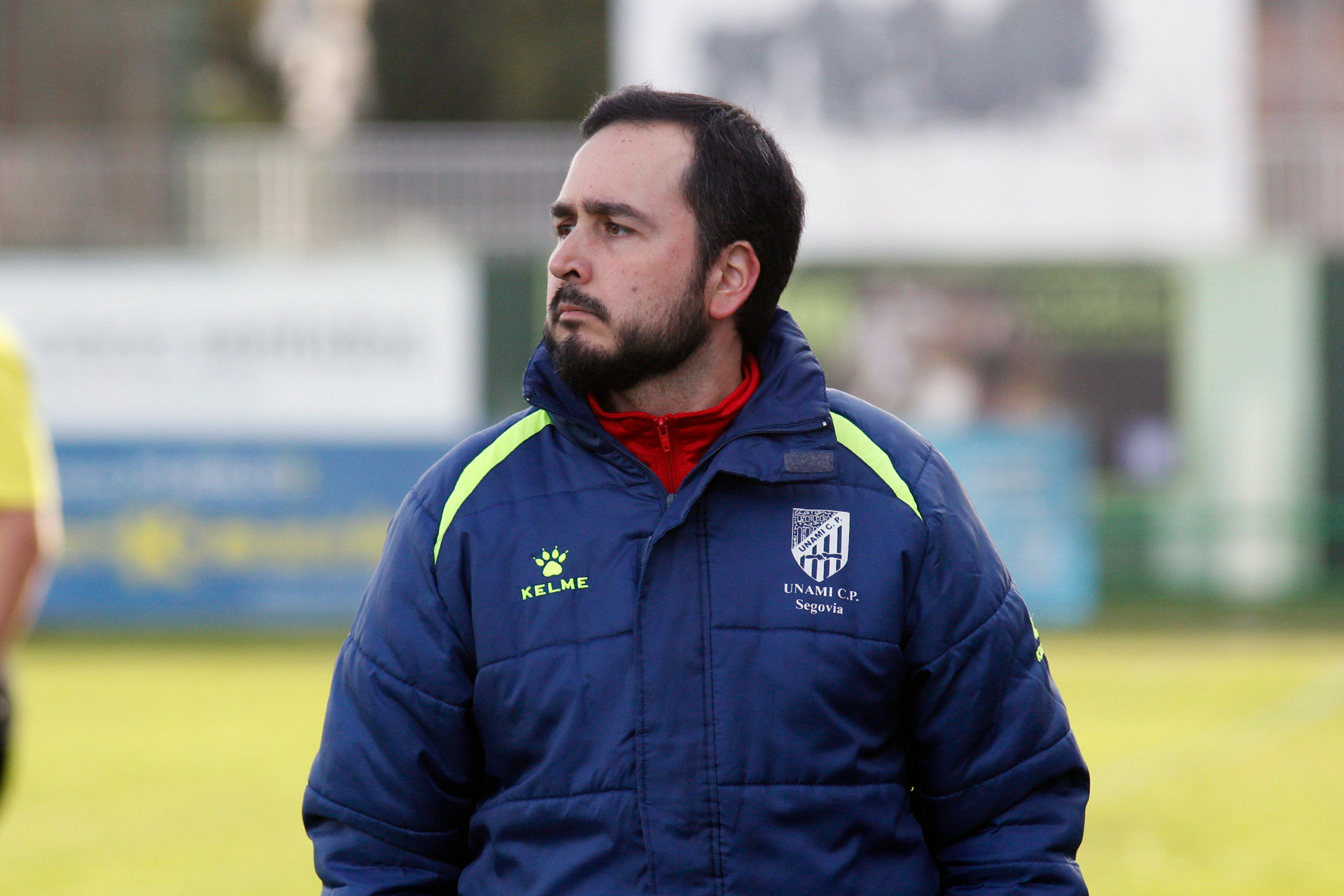 El vallisoletano Diego Yepes, atento a un partido de su equipo. / NEREA LLORENTE