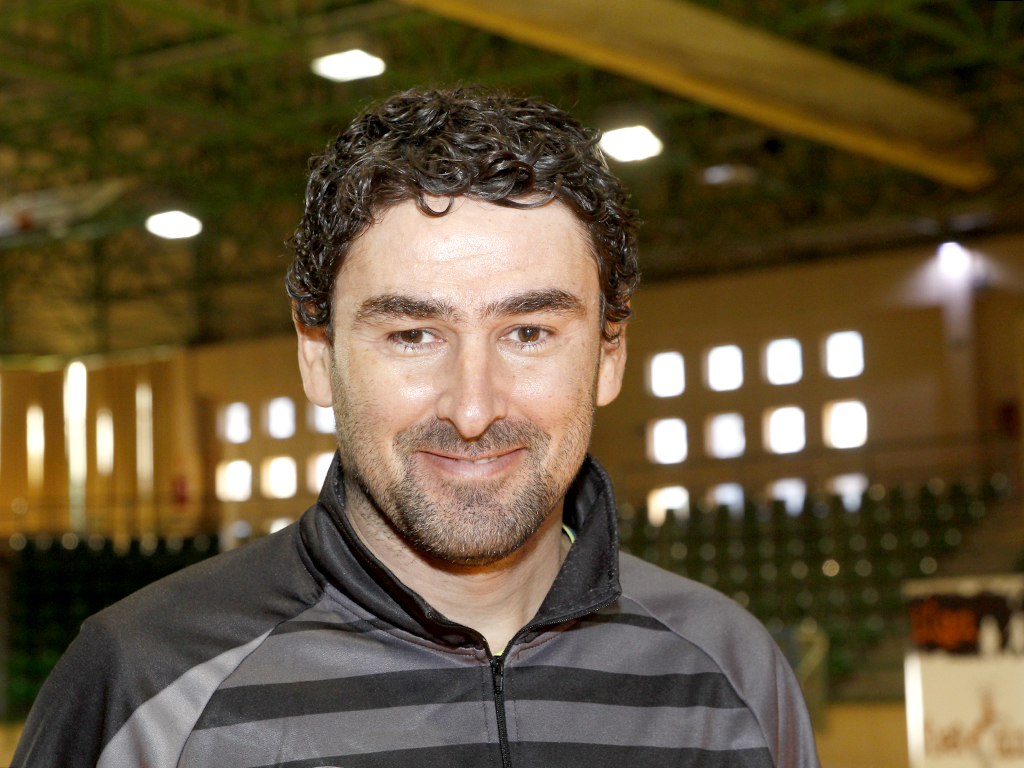 Daniel Ibañes, en el Pedro Delgado durante una presentación de los integrantes del club Segosala. / NEREA LLORENTE