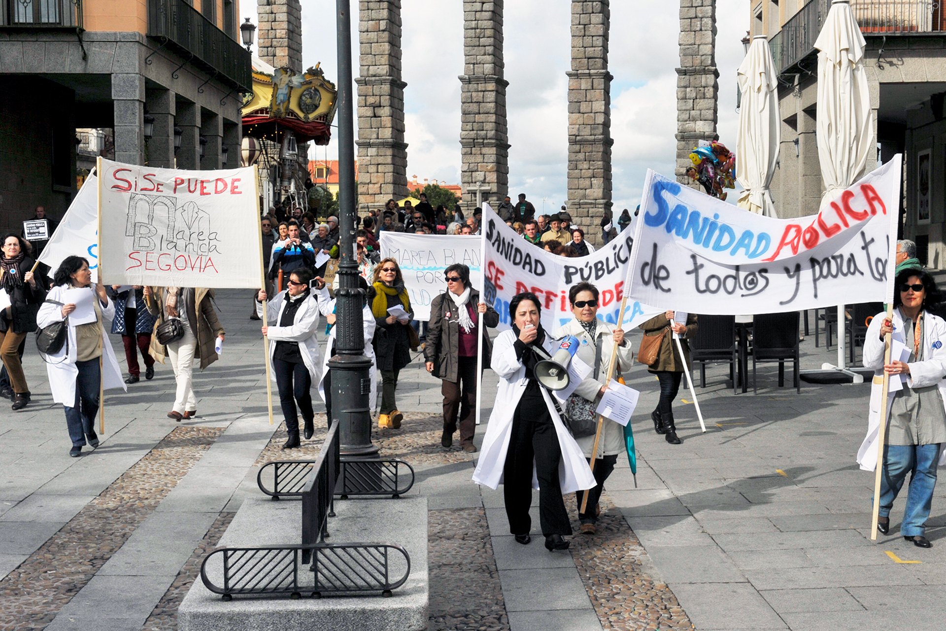 Acción reivindicativa de la Medsap, constituida por asociaciones, colectivos, instituciones y particulares para frenar las agresiones hacia las prestaciones sanitarias. / KAMARERO