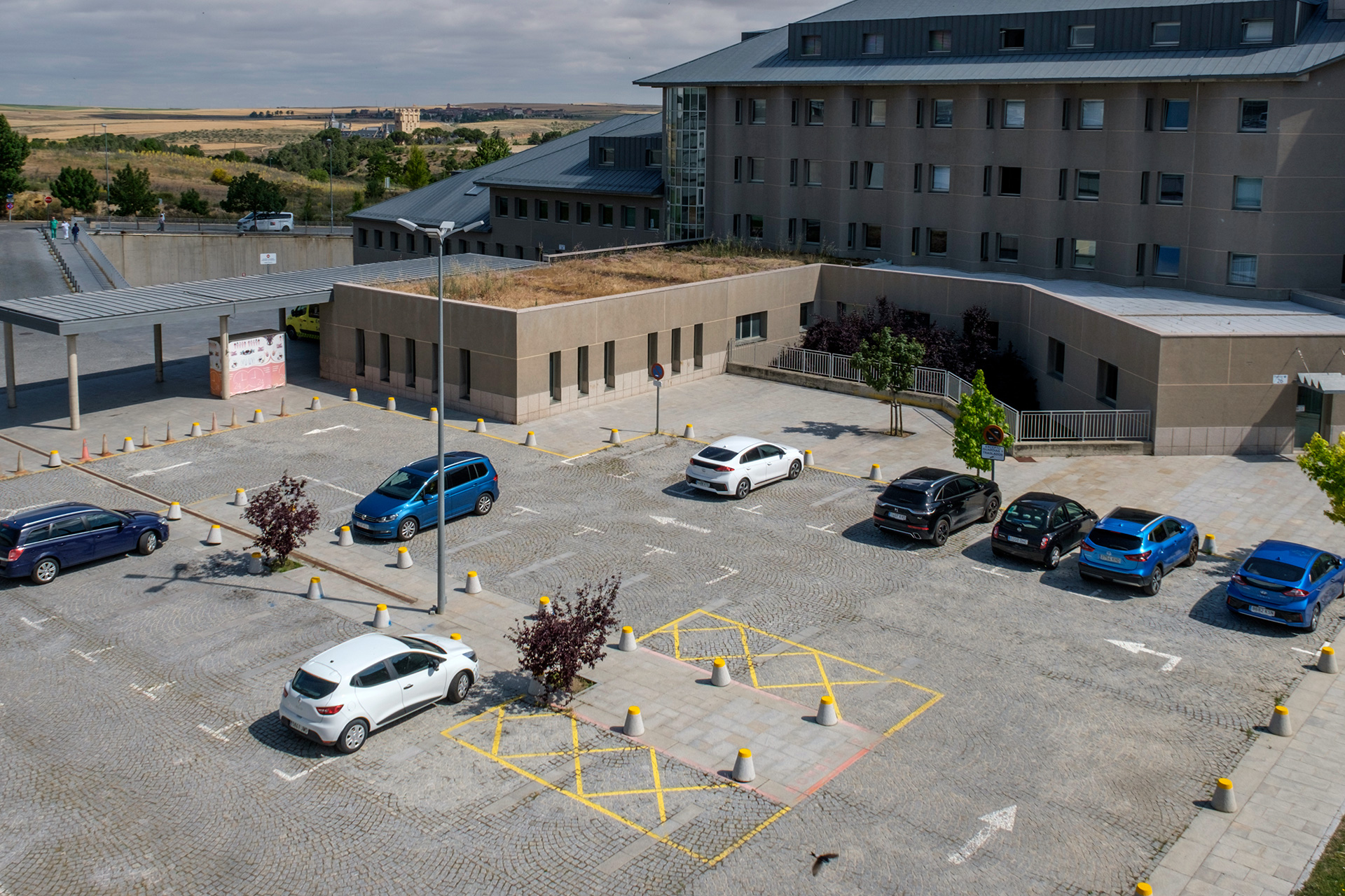 Patio que se utilizará para la ampliación. / KAMARERO