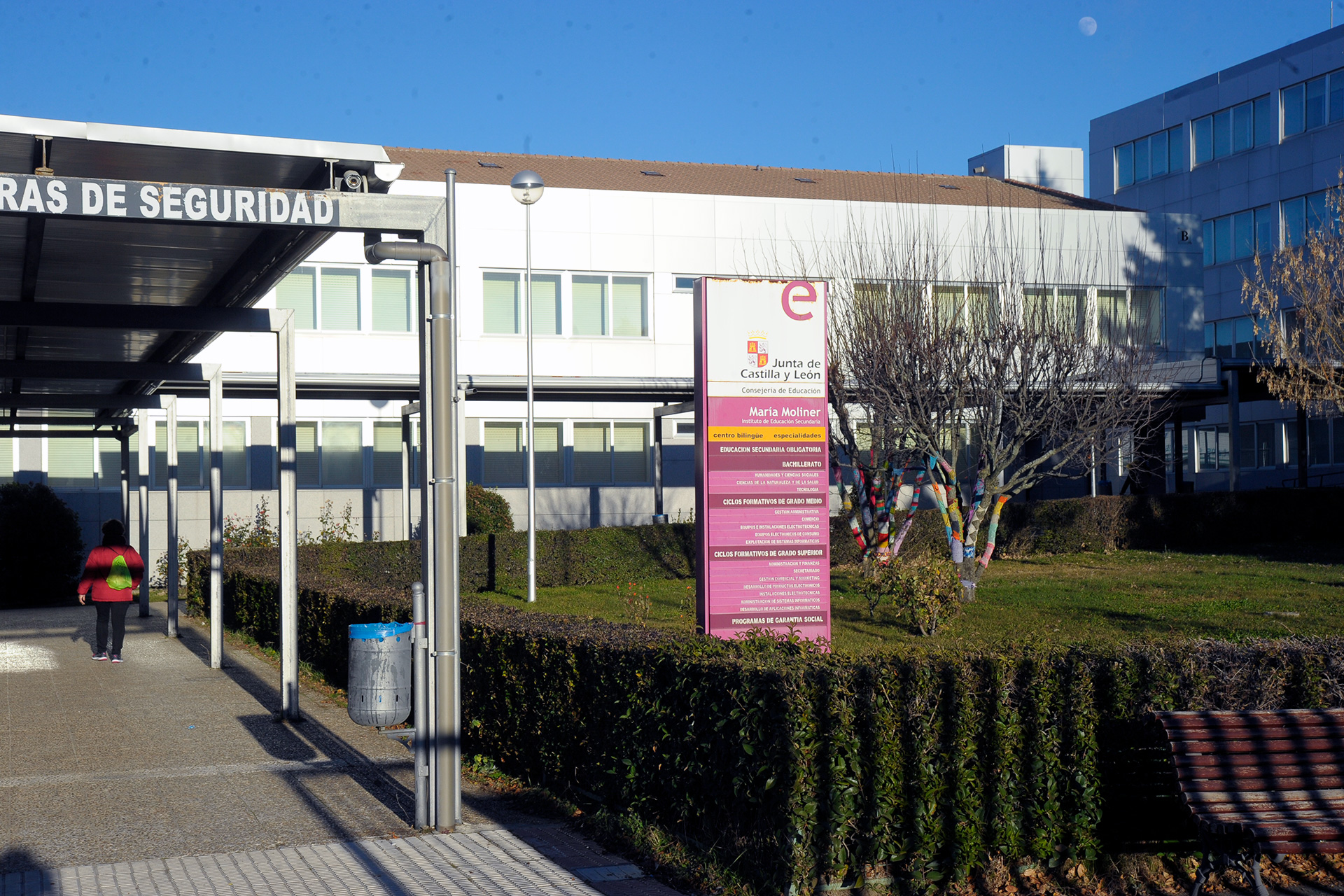 Los institutos abren solo para preparar la selectividad. / KAMARERO