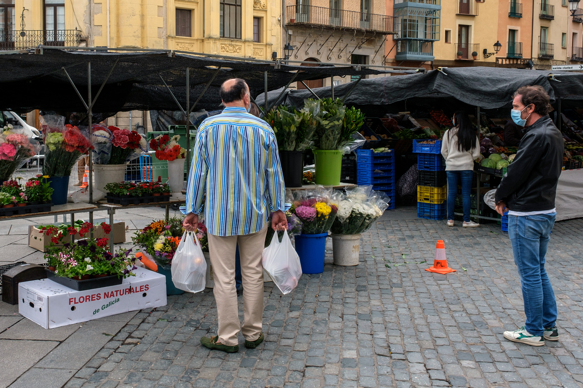 Uno de los puestos de venta que se ha incorporado al mercado al aire libre de la Plaza Mayor. / Kamarero