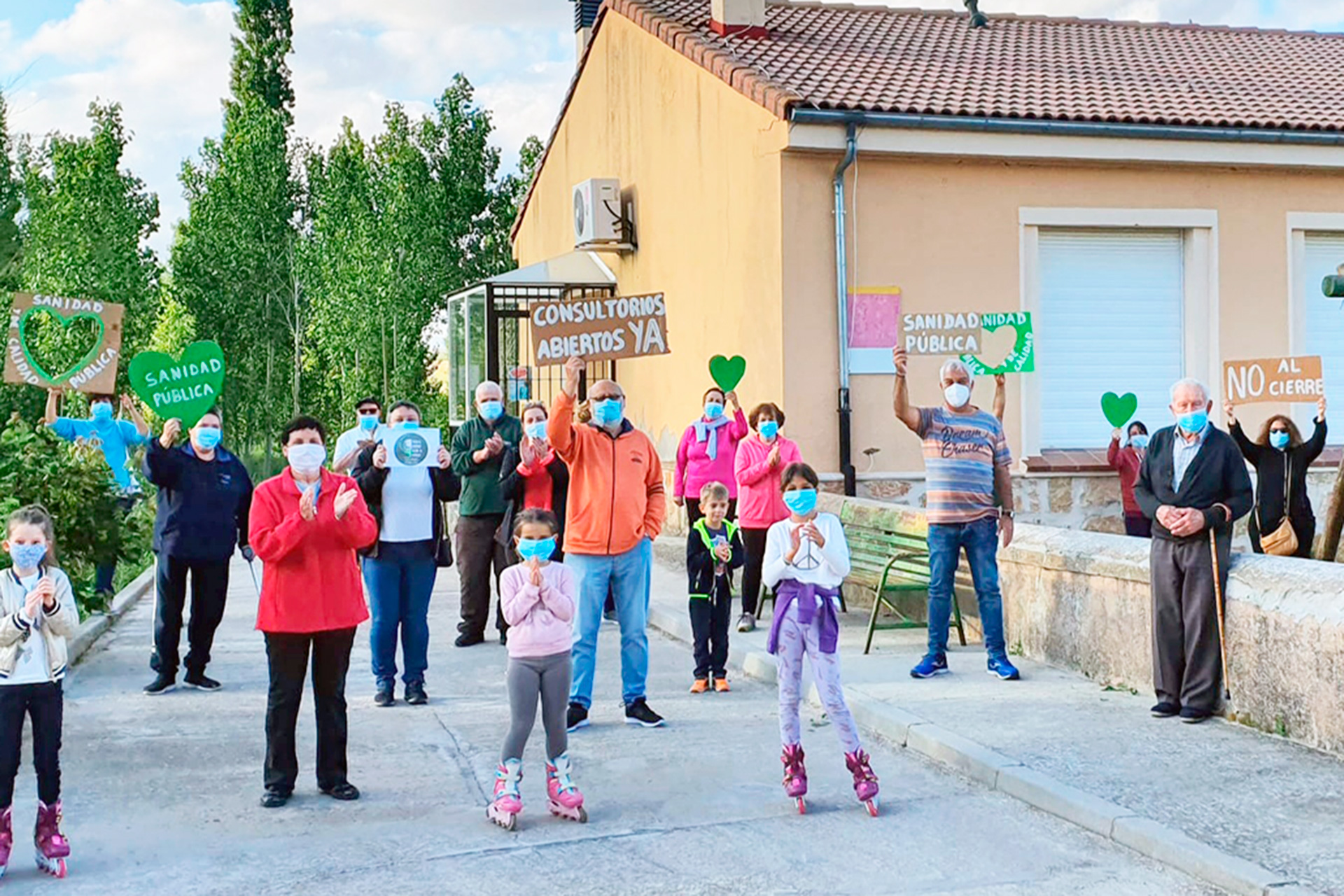Fuente El Olmo de Fuentidueña también salió a la calle. /E.A.