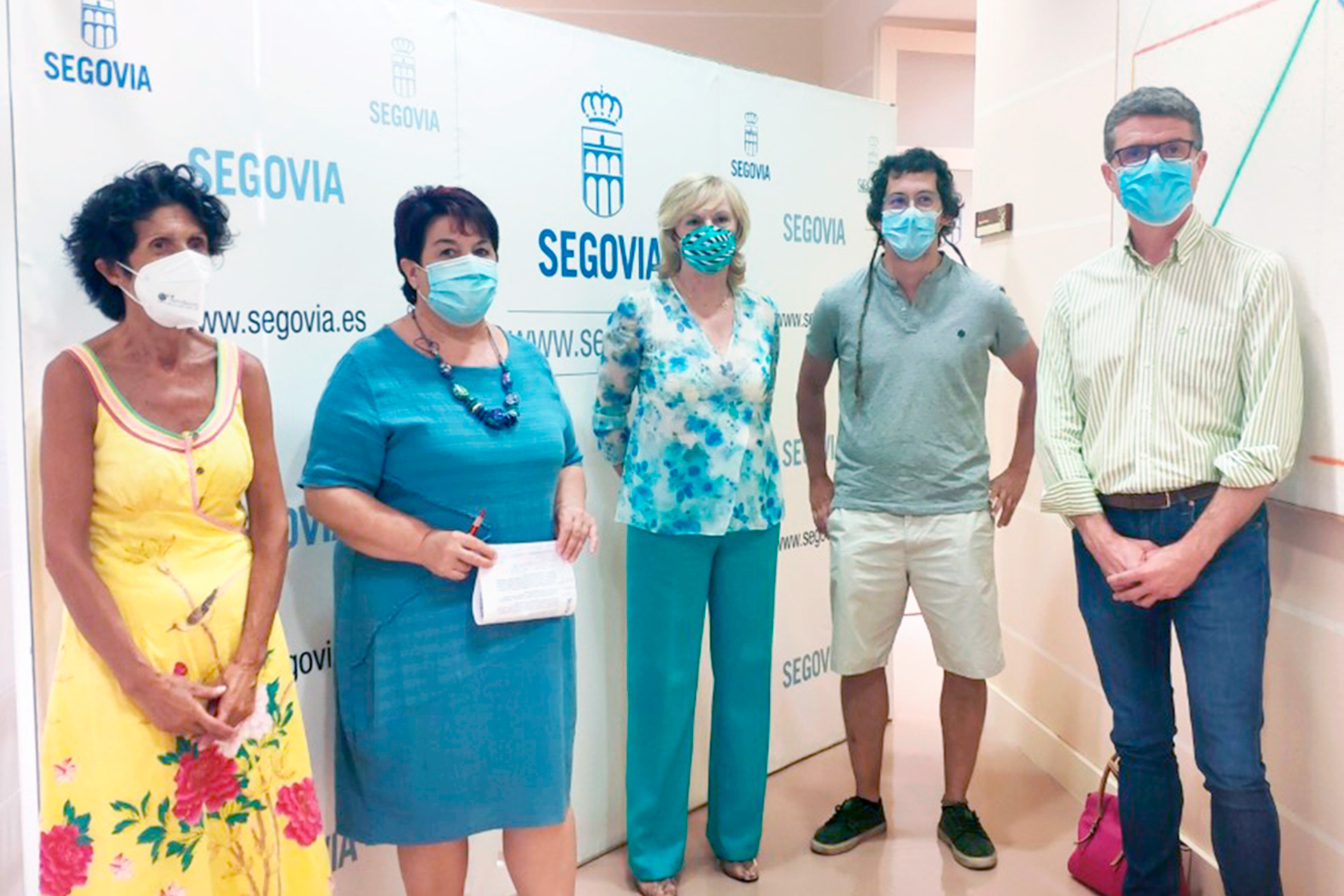 Ana San José, Clara Luquero, Nélida Cano, Luis Calle y Andrés Torquemada en la rueda de prensa. / E.A