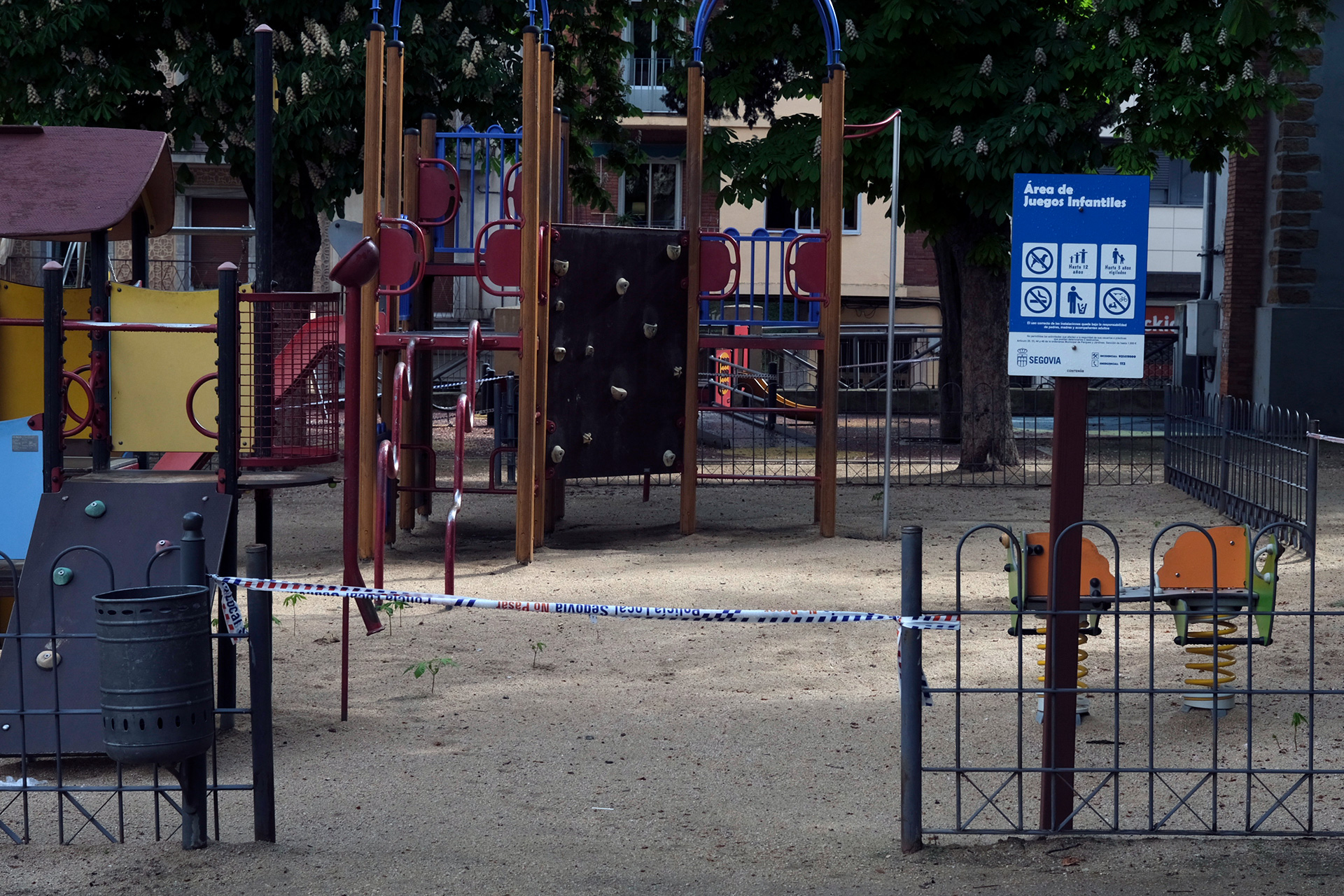 08 1kama Parque Infantil Clausurado Coronavirus KAM6117