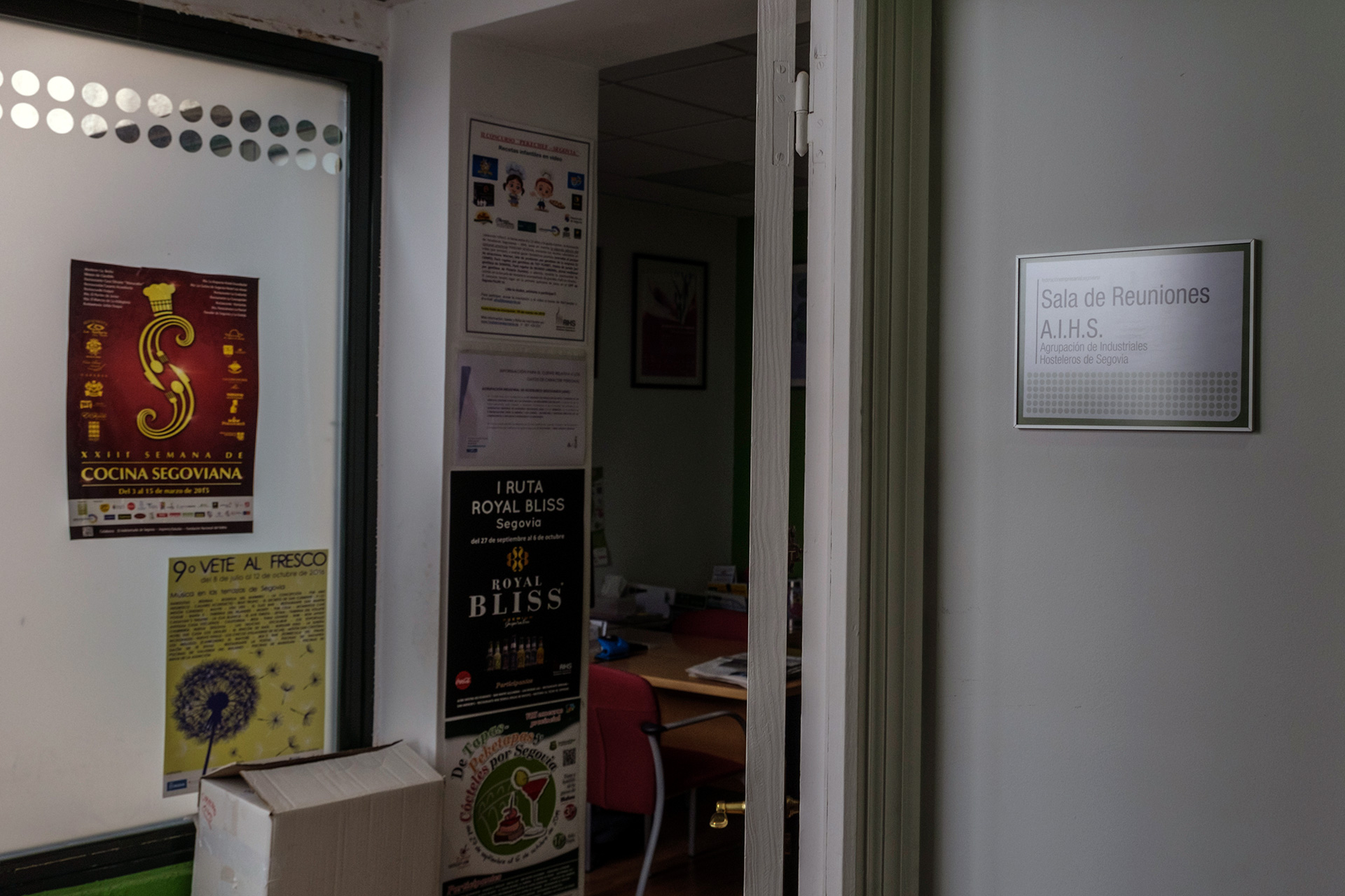 Actual espacio de la AIHS en la sede de la Federación Empresarial. / Kamarero