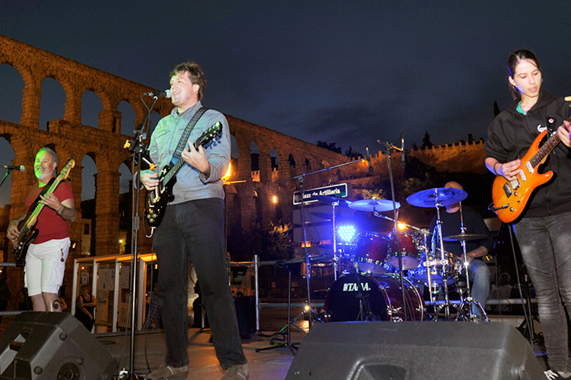 El grupo Esparadrapo, durante una de sus actuaciones del año pasado. / KAMARERO