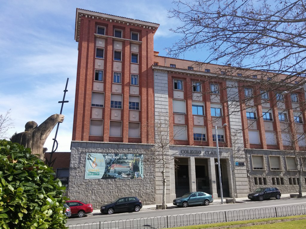 En cuarentena tres nuevas aulas en Segovia por Covid-19 1 Fachada del Colegio Claret, en Segovia. / E.A
