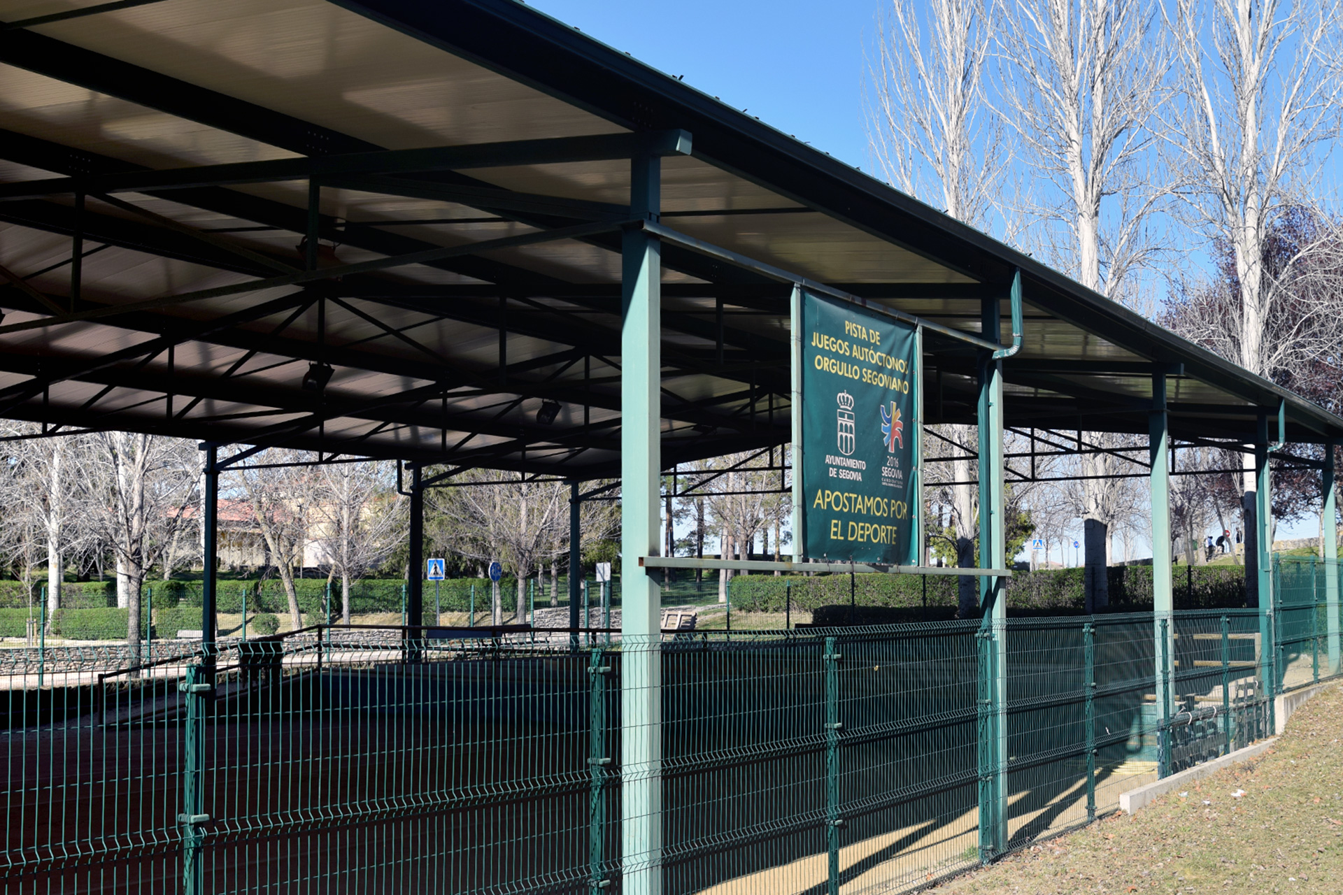 Vista parcial de las pistas de Juegos Autóctonos ‘Orgullo Segoviano’ que se ubican en el barrio de El Carmen./ ROCÍO PARDOS